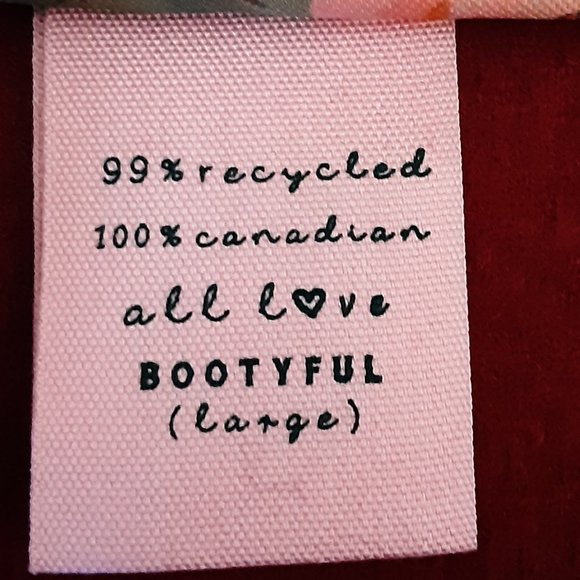 Honeybea Original Bumwarmer Handcrafted Skirt Red. Size M/L - Picture 7 of 7